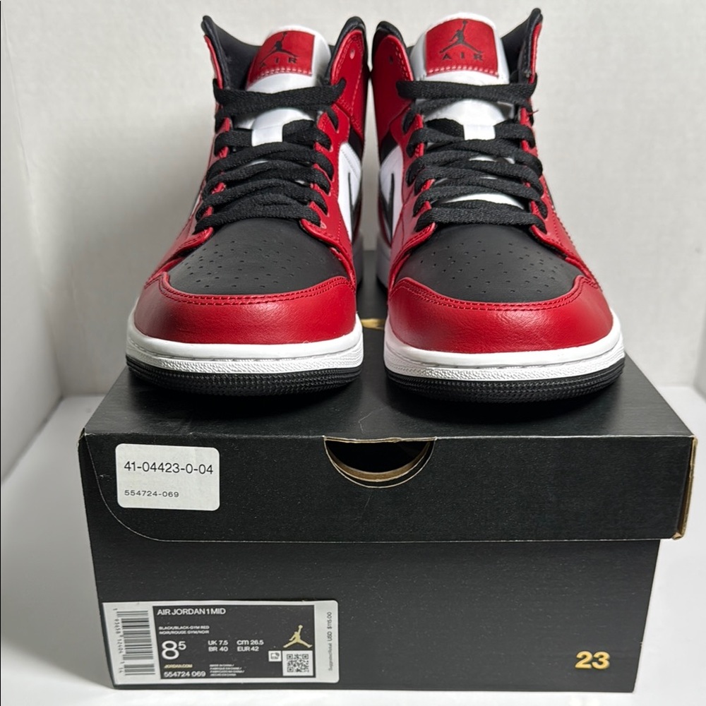 NIB Jordan 1 Mid Chicago Toe Men's - 554724-069 - US DS deadstock